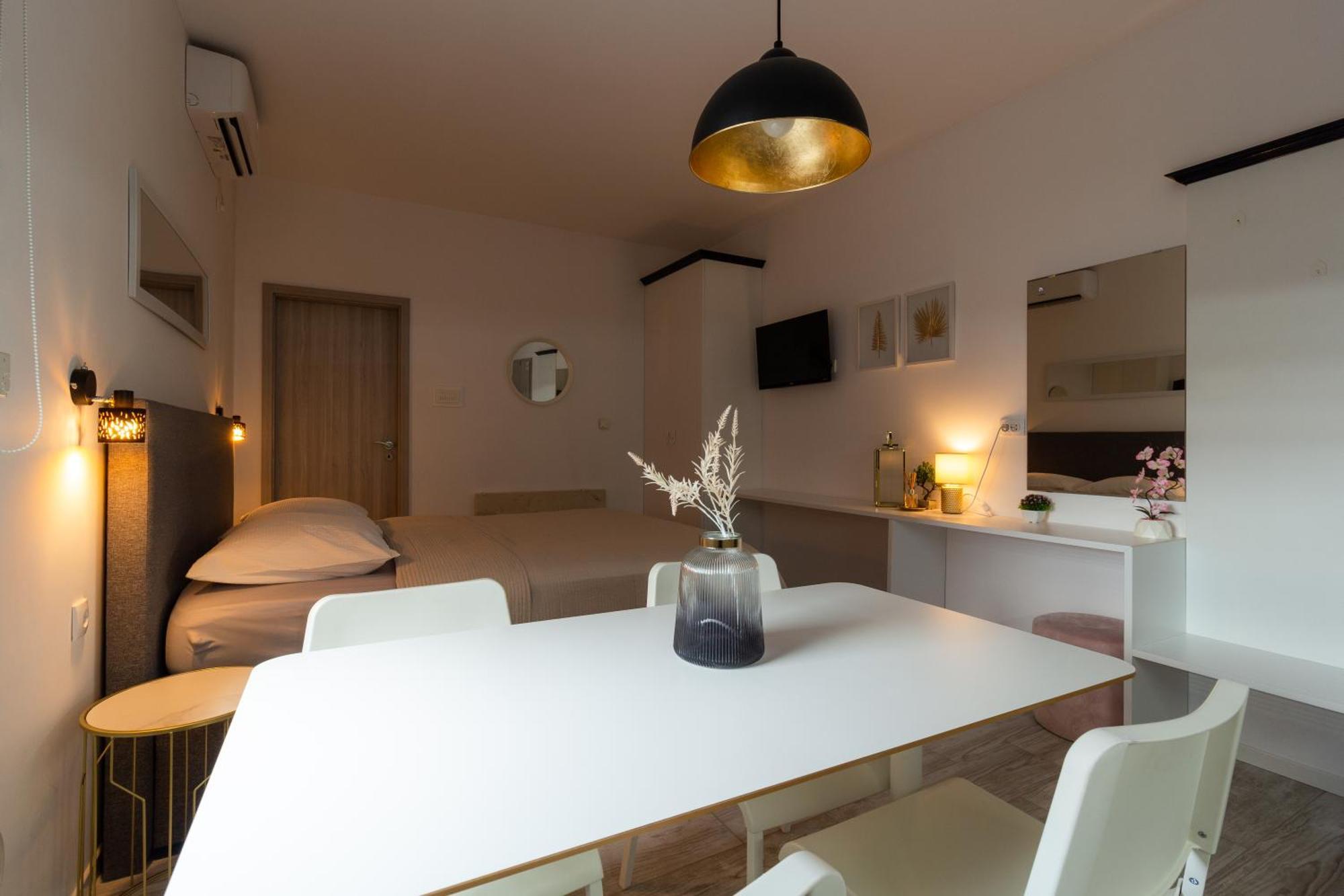 ווליקה גוריצה Studioapartment Black & White מראה חיצוני תמונה